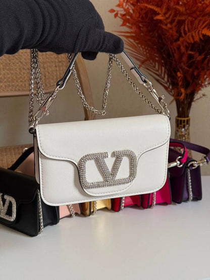 VALENTINO
20cm
310 dhs🇦🇪🇦🇪
Top quality 
With box🎁

Zain167
♥️♥️♥️