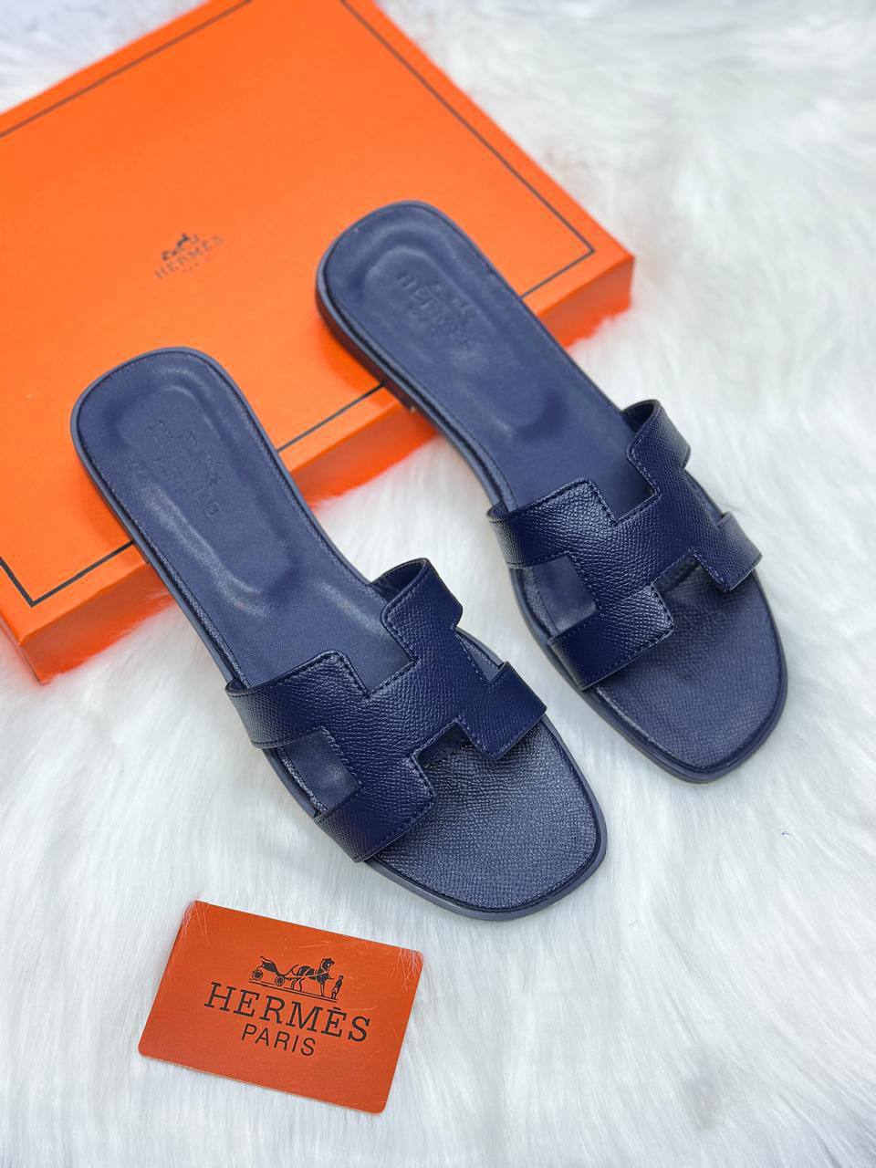 𝗛𝗘𝗥𝗠𝗘𝗦 𝗢𝗥𝗔𝗡 𝗦𝗟𝗜𝗣𝗣𝗘𝗥
💯high quality
Size 36-37-38-39-40-41
90 dhs❣️

Zain86
♥️♥️♥️