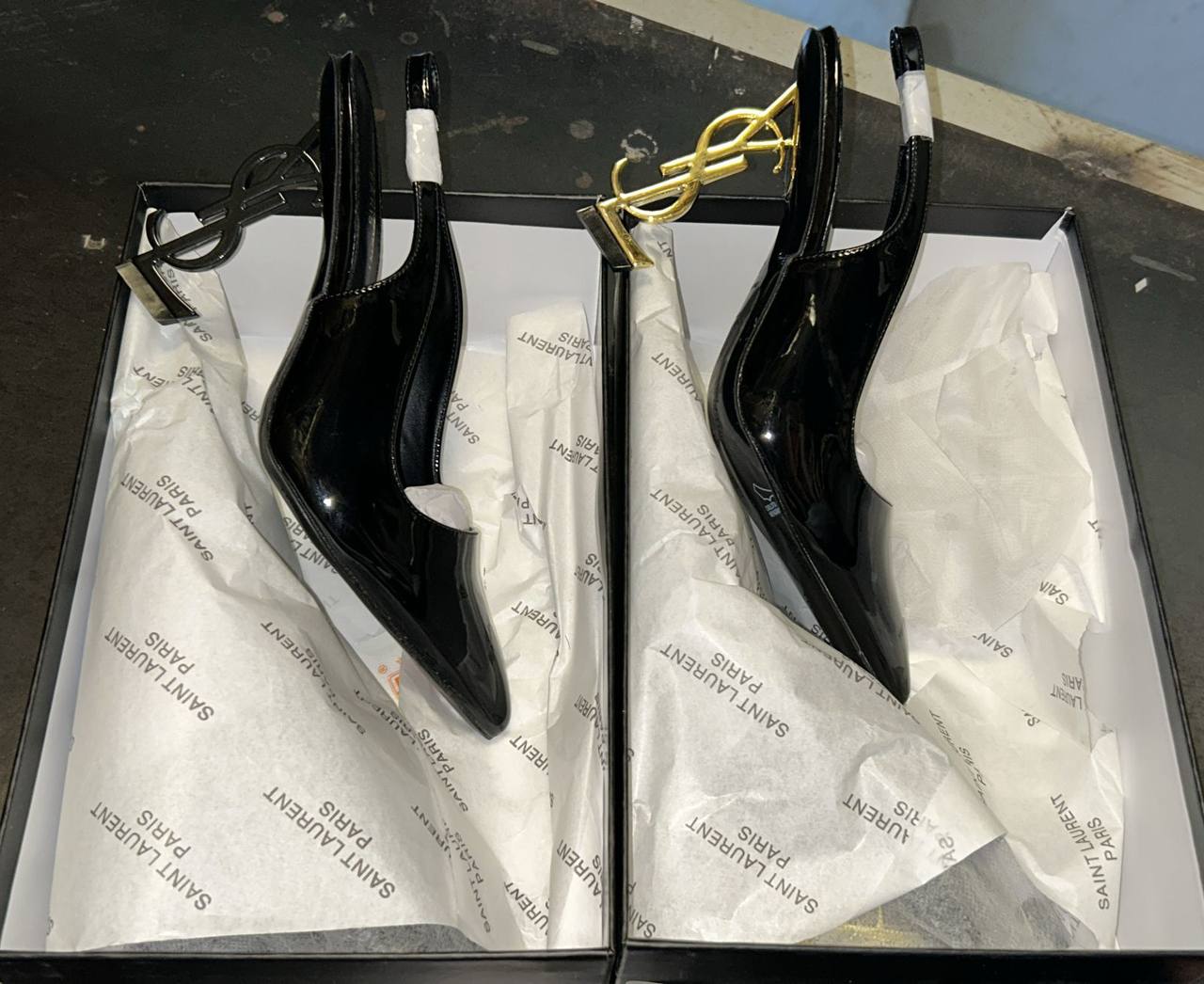YSL

Size 36 to 41 

120 dhs💓

Zain146
♥️♥️♥️
