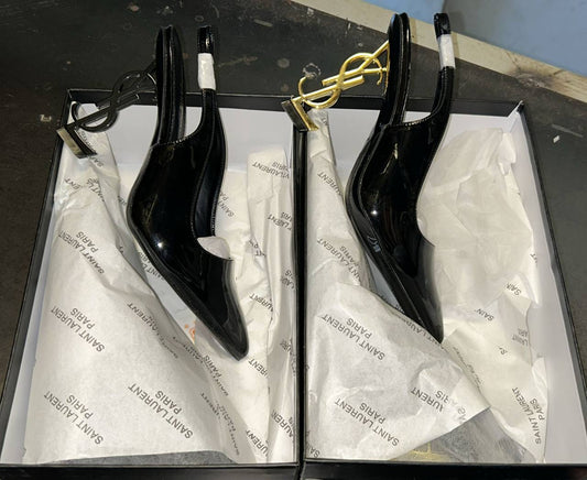 YSL

Size 36 to 41 

120 dhs💓

Zain146
♥️♥️♥️