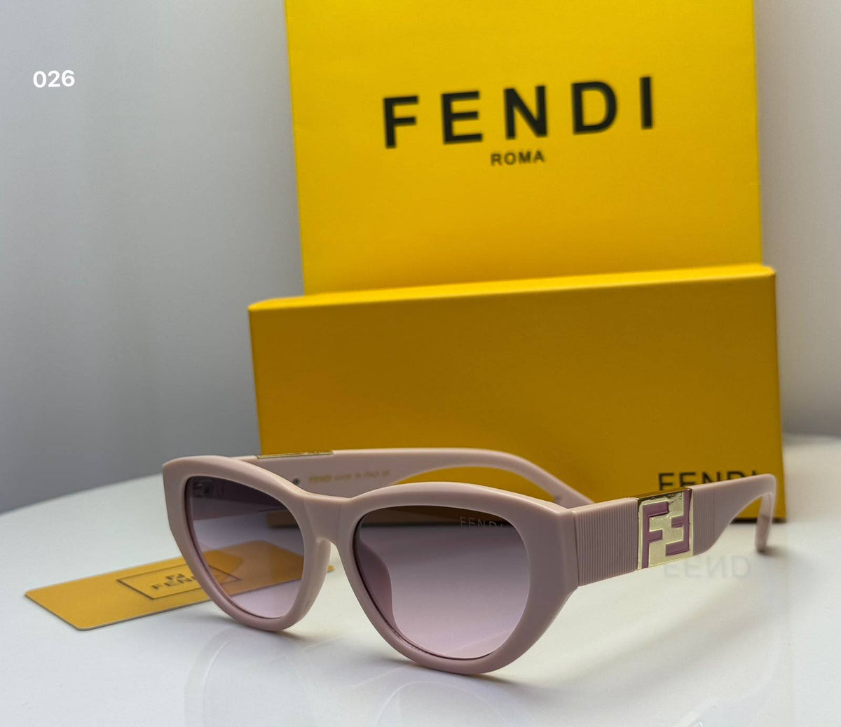 Fendi

65 dhs🇦🇪🇦🇪🇦🇪

Zain182
♥️♥️♥️