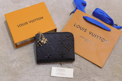 LV Wallet
For Ladies
Master Quality
110 dhs✅

Zain33
♥️♥️♥️