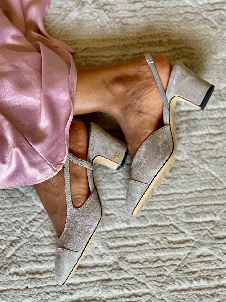Chanel 

Vip quality 

Size:36 to 42

430 dhs🇦🇪🇦🇪

Zain113
♥️♥️♥️