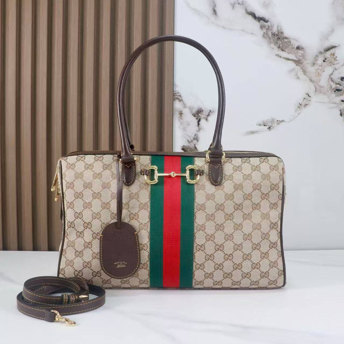 Gucci

38cm
300 dhs🇦🇪🇦🇪

Zain297
♥️♥️♥️