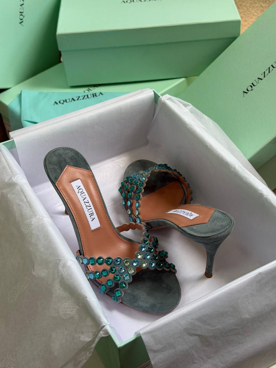Aquazzura
𝑨𝑨𝑨 𝑸𝑼𝑨𝑳𝑰𝑻𝒀
𝑺𝑰𝒁𝑬 {35 𝒕𝒐 42}
450 dhs✅

Zain81
♥️♥️♥️