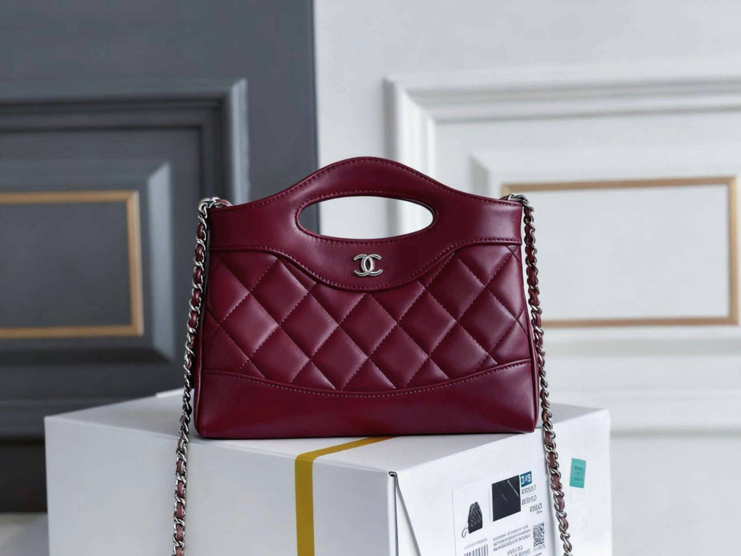 CHANEL 
NEW CAME GOOD QUALITY 
WITH BOX 
85 dhs💓
👌👌👌👌👌👌👌👌👌

Zain39
♥️♥️♥️