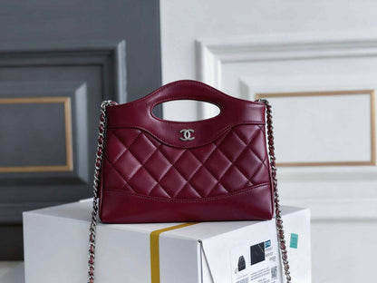 CHANEL 
NEW CAME GOOD QUALITY 
WITH BOX 
85 dhs💓
👌👌👌👌👌👌👌👌👌

Zain39
♥️♥️♥️