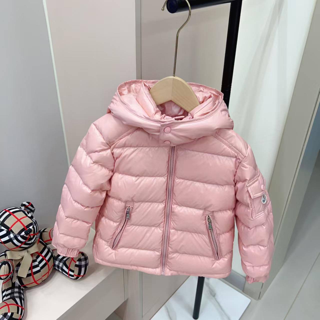 MONCLER
*Super master quality 😍*
*Size:2/12years old*
450 dhs🪙🌨️

Zain261
♥️♥️♥️