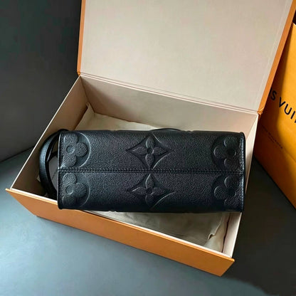 LOUIS VUITTON 

ON THE GO SMALL SIZE 

NEW CAME 

GOOD QUALITY 

WITH BOX 

90  DHS🇦🇪🇦🇪🇦🇪

Zain295
♥️♥️♥️