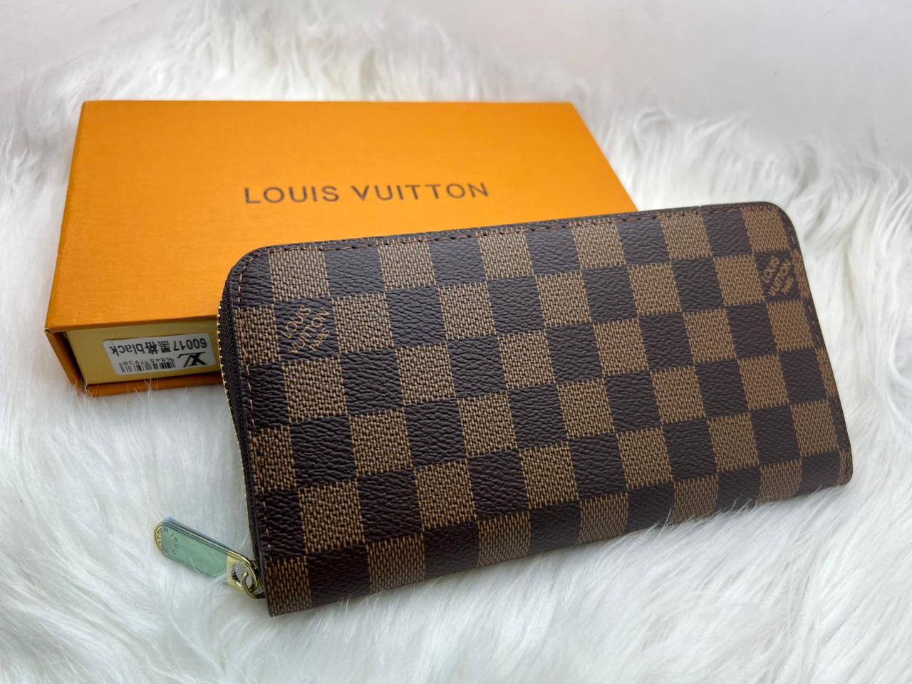 LV Wallets
45 dhs✅

Zain182
♥️♥️♥️