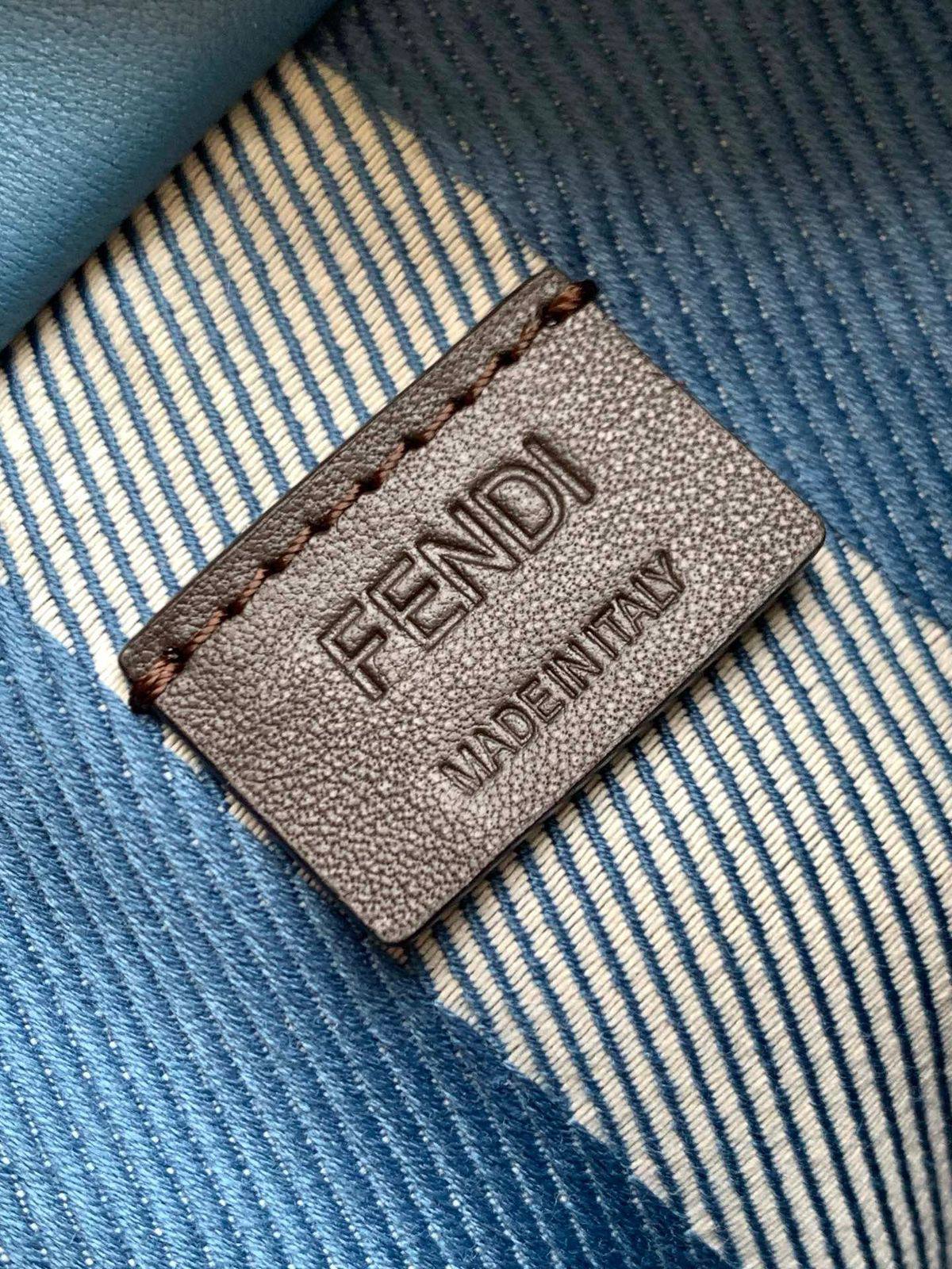 Fendi
Size :21.5cm


For Price 👇 WhatsApp✅
0568585901 
0507557372
0552275751 Owner Zain 👌


Zain325
♥️♥️♥️