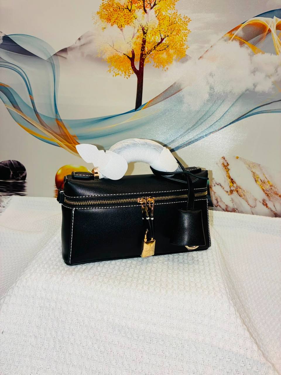 LORO PIANA
Best quality 
95 dhs✅
size19CM

Zain290
♥️♥️♥️