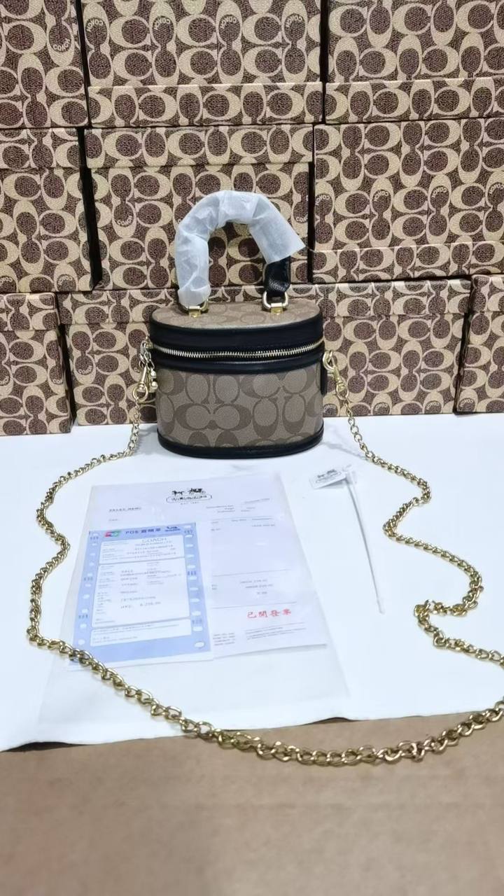 Coach

withbox 🎁🎁🎁

95 dhs🌺

Zain143