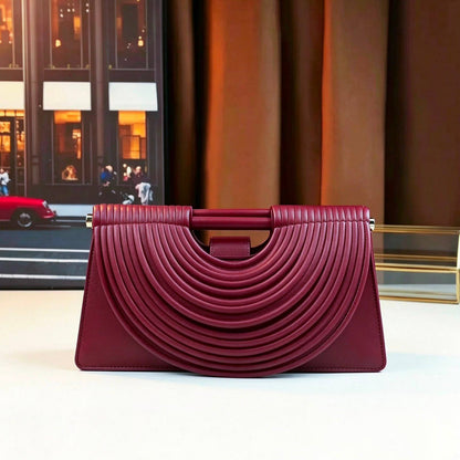 BOTTEGA NEW CAME GOOD QUALITY WITH BOX 
120 dhs✅

Zain295
♥️♥️♥️