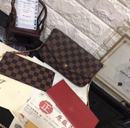 LV
withbox 
🎁🎁🎁

80 dhs❣️

Zain143
♥️♥️♥️
