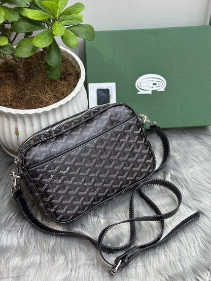 Goyard
SIZE  ……… 25cm 🌷🌷🌷
80 dhs🪙🌨️

with BOX🌷🌷🌷
🎁🎁🎁

Zain244
♥️♥️♥️