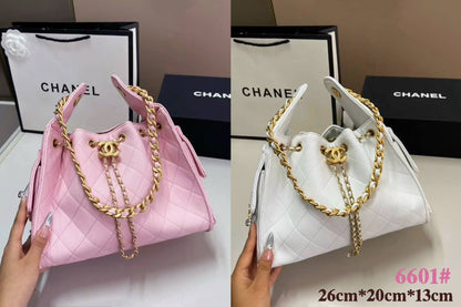 CHANEL 

COPY ONE 
NEW CAME 
WITH BOX 
215 dhs🇦🇪🇦🇪

Size:26cm

Zain295
♥️♥️♥️