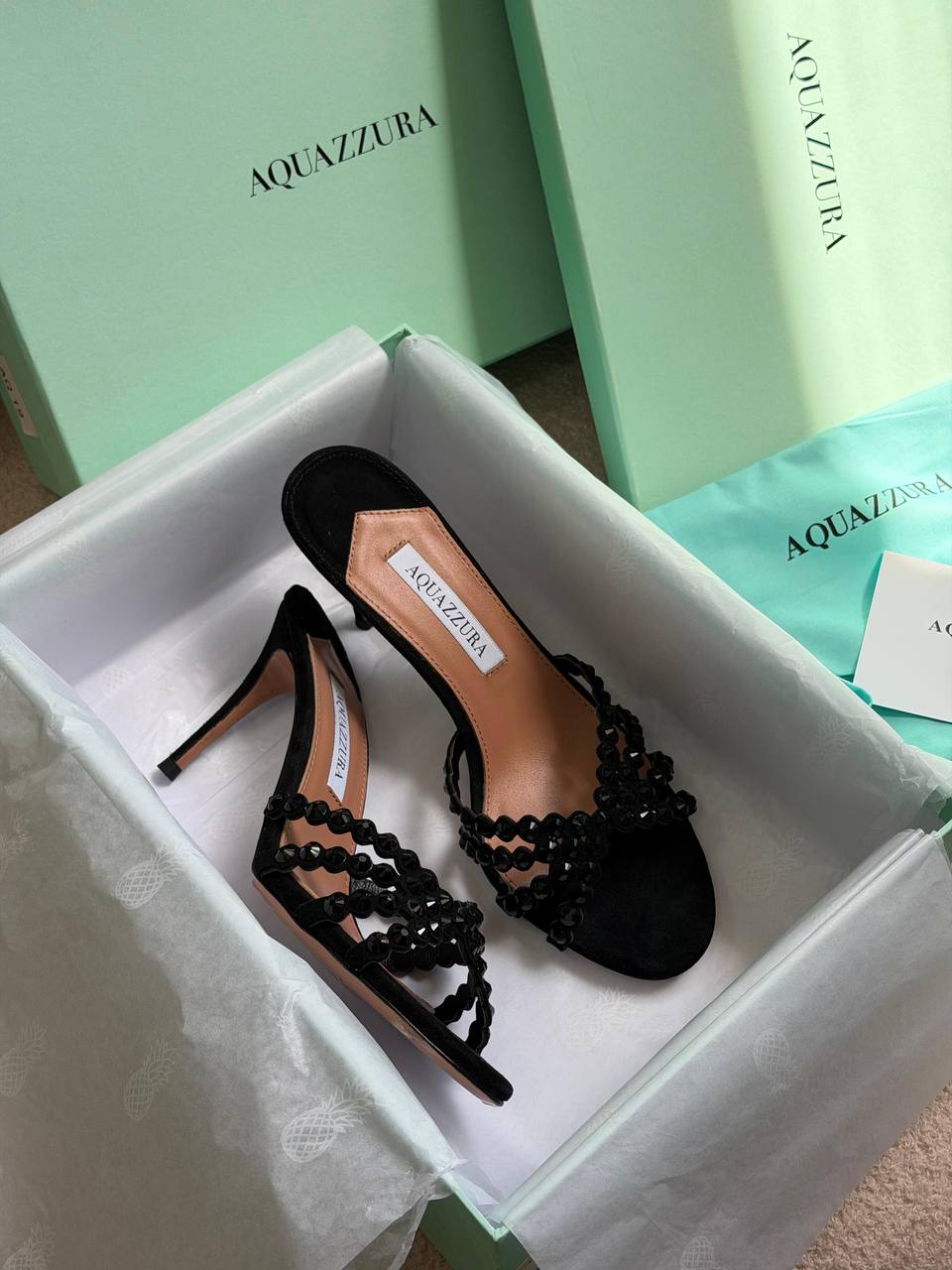 Aquazzura
𝑨𝑨𝑨 𝑸𝑼𝑨𝑳𝑰𝑻𝒀
𝑺𝑰𝒁𝑬 {35 𝒕𝒐 42}
450 dhs✅

Zain81
♥️♥️♥️
