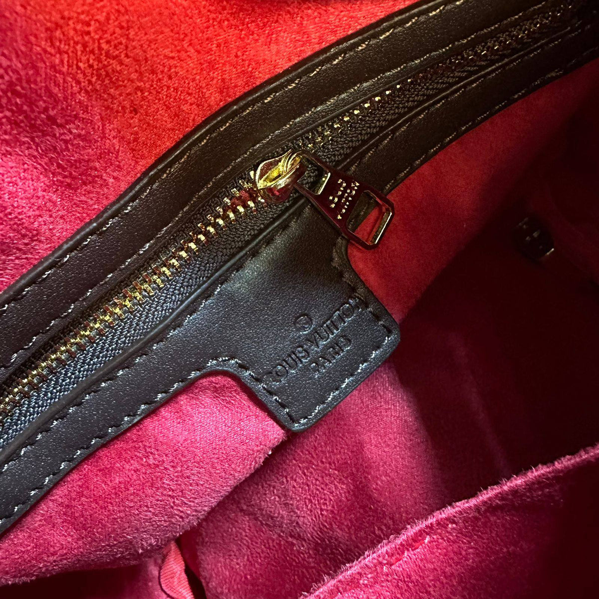 LV

SPEEDY 
NEW CAME 25CM ,

GOOD QUALITY 

WITH BOX 
100 dhs🇦🇪🇦🇪🇦🇪

Zain39
Zain295
♥️♥️♥️