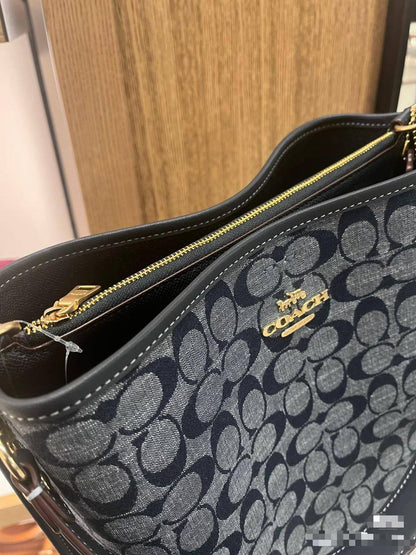 💗 Coach Tabby

1️⃣ First quality +🎁

Size : 21 * 16 cm
85 dhs🇦🇪🇦🇪

with box 🎁

Zain115
♥️♥️♥️