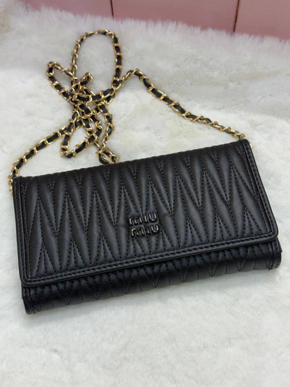NEW CAME 
MIU MIU BAG
GOOD QUALITY 
45 dhs❣️

WITHBOX
🎁🎁🎁

SIZE- 20*12*3

Zain40
♥️♥️♥️