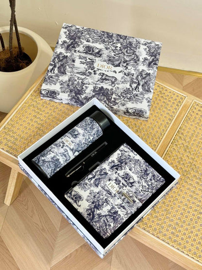 Full set 
With box and paper bag
🎁🎁🎁

175 dhs

Zain205
♥️♥️♥️