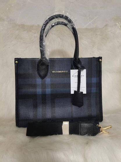 Burberry
70 dhs🇦🇪🇦🇪

Zain136
♥️♥️♥️