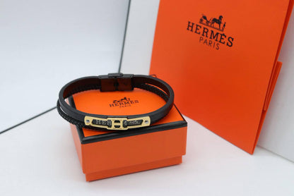 Bracelet 
55 dhs💓
+Box and paper bag🎁

Zain33
♥️♥️♥️
