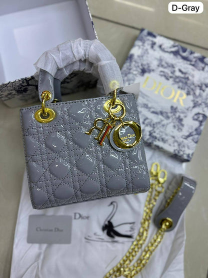 🌟 Lady  Dior 
1️⃣ First Quality +🎁
Size: 20 * 8 * 17 cm

100 dhs💓

with Box🎁

Zain115
♥️♥️♥️