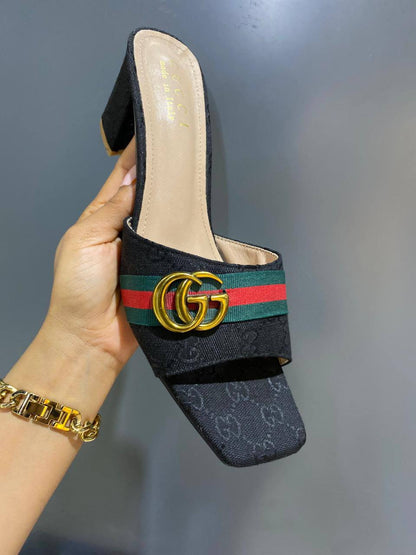 Gucci
size 36-42 
120 dhs✅

Zain132
♥️♥️♥️