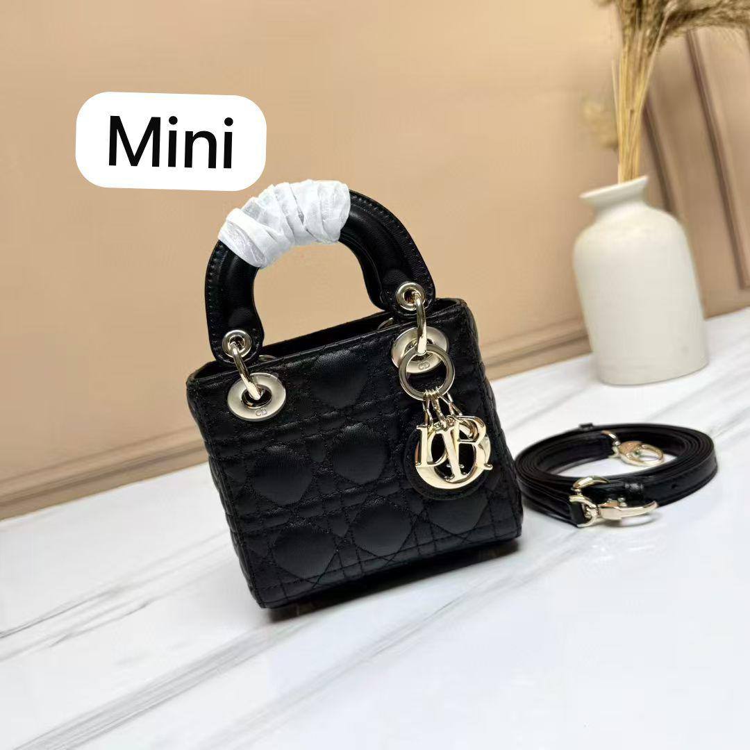 Dior
master💓
250 dhs✅

Zain153
♥️♥️♥️