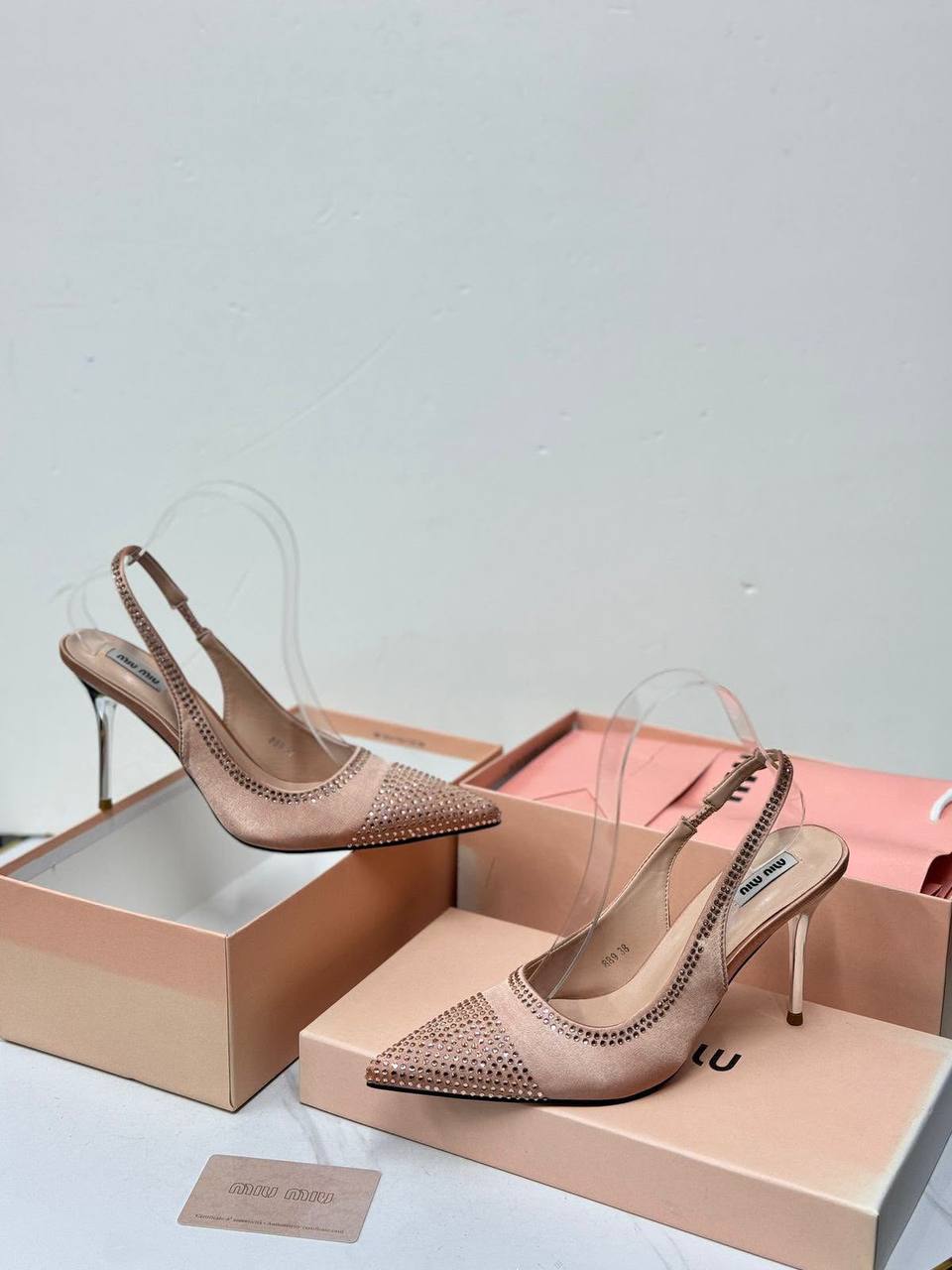 Miu Miu
💯𝙃𝙞𝙜𝙝 𝙌𝙪𝙖𝙡𝙞𝙩𝙮
Size 36-37-38-39-40-41
110 dhs🇦🇪🇦🇪

Zain21
♥️♥️♥️