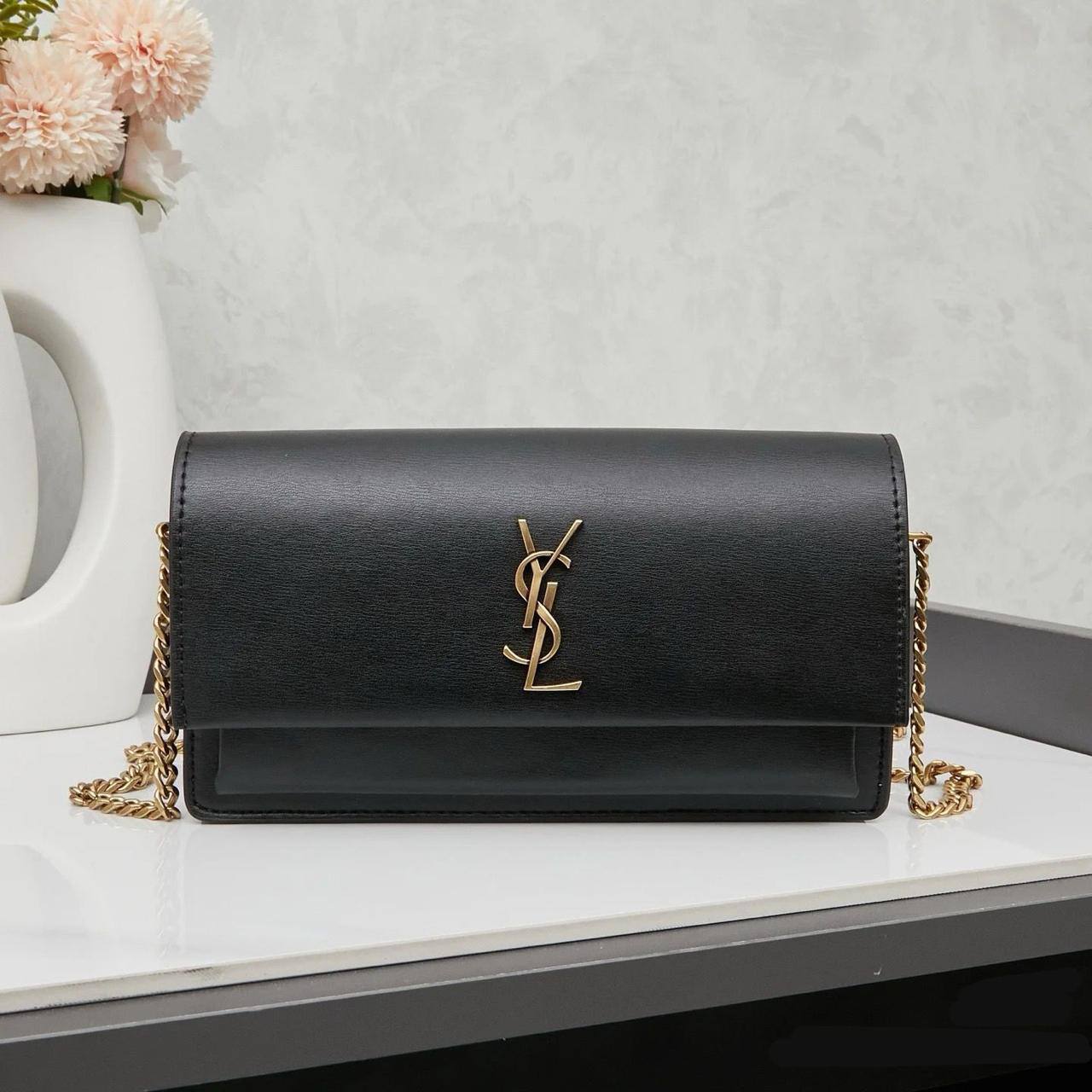 🌼 YSL Sunset
1️⃣ First quality ＋🎁
Size : 22 * 14 * 6 cm
85 dhs❣️
with box🎁

Zain115
♥️♥️♥️