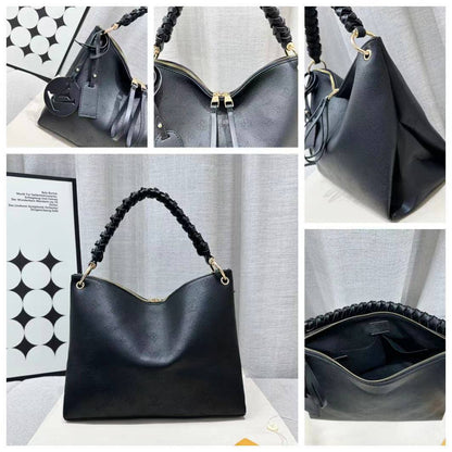 LV
115 dhs🌺 
high quality  

38cm

Zain26
♥️♥️♥️