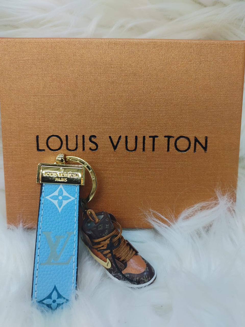 LV key holders & bags charm accessories
All sizes price 
55 dhs✅

Zain88
♥️♥️♥️