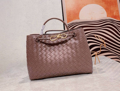 BOTTEGA

 COPY ONE 
RESTOCK 
155 dhs🇦🇪🇦🇪

Zain39
Zain295
Zain17
♥️♥️♥️