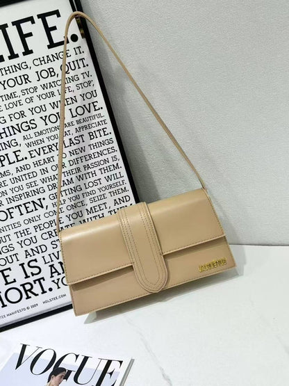 Jacquemus

120 dhs✅

with box
🎁🎁🎁

Zain235
♥️♥️♥️