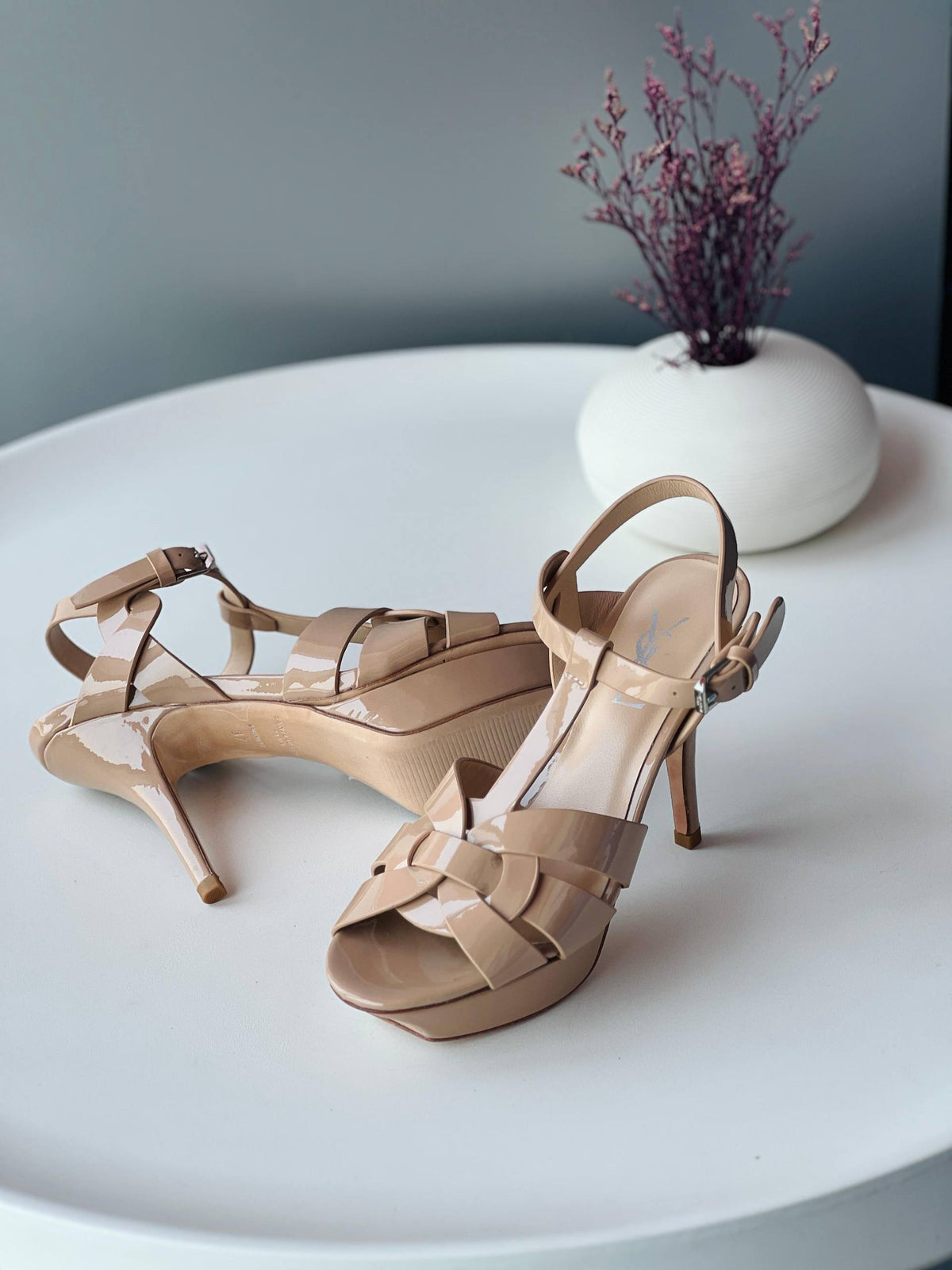 YSL
Size 36_41
Super high quality* 
430 dhs🇦🇪🇦🇪

Zain176
♥️♥️♥️