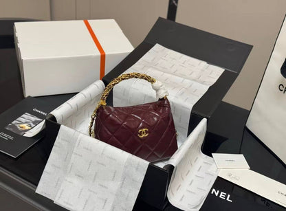 Chanel

95 dhs✅

with box
🎁🎁🎁

Zain35
♥️♥️♥️