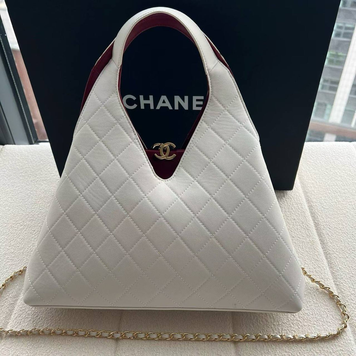 Chanel

New arrival 
31cm

320 dhs🇦🇪🇦🇪

Zain228
♥️♥️♥️