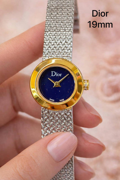 Dior mini size watch for ladies good quality 
170 dhs🌺
 (size 19mm)

Zain59
♥️♥️♥️