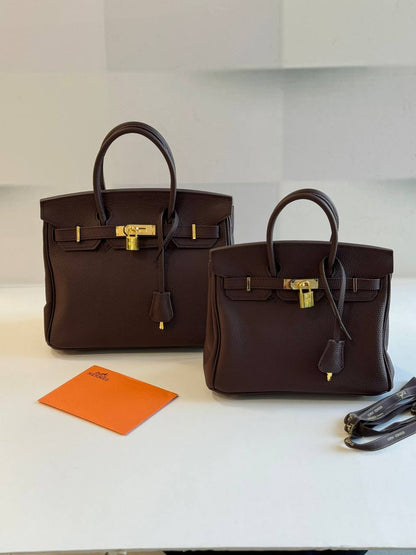 Hermes Berkin 
Master
    30Cm 380 AED
    25Cm 360 AED
    20Cm 330 AED
    With Good Box🎁

Zain131
♥️♥️♥️