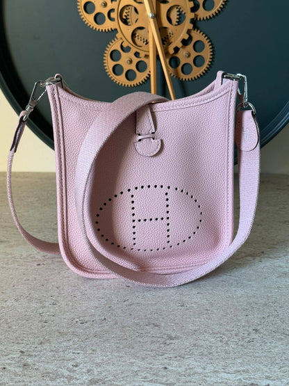 HERMES 💫

Super Master Quality ⚡️

Original Packing 🎁

Size 16CM📏

For Price 👇 WhatsApp✅
0568585901 
0507557372
0552275751 Owner Zain 👌

Zain321
♥️♥️♥️