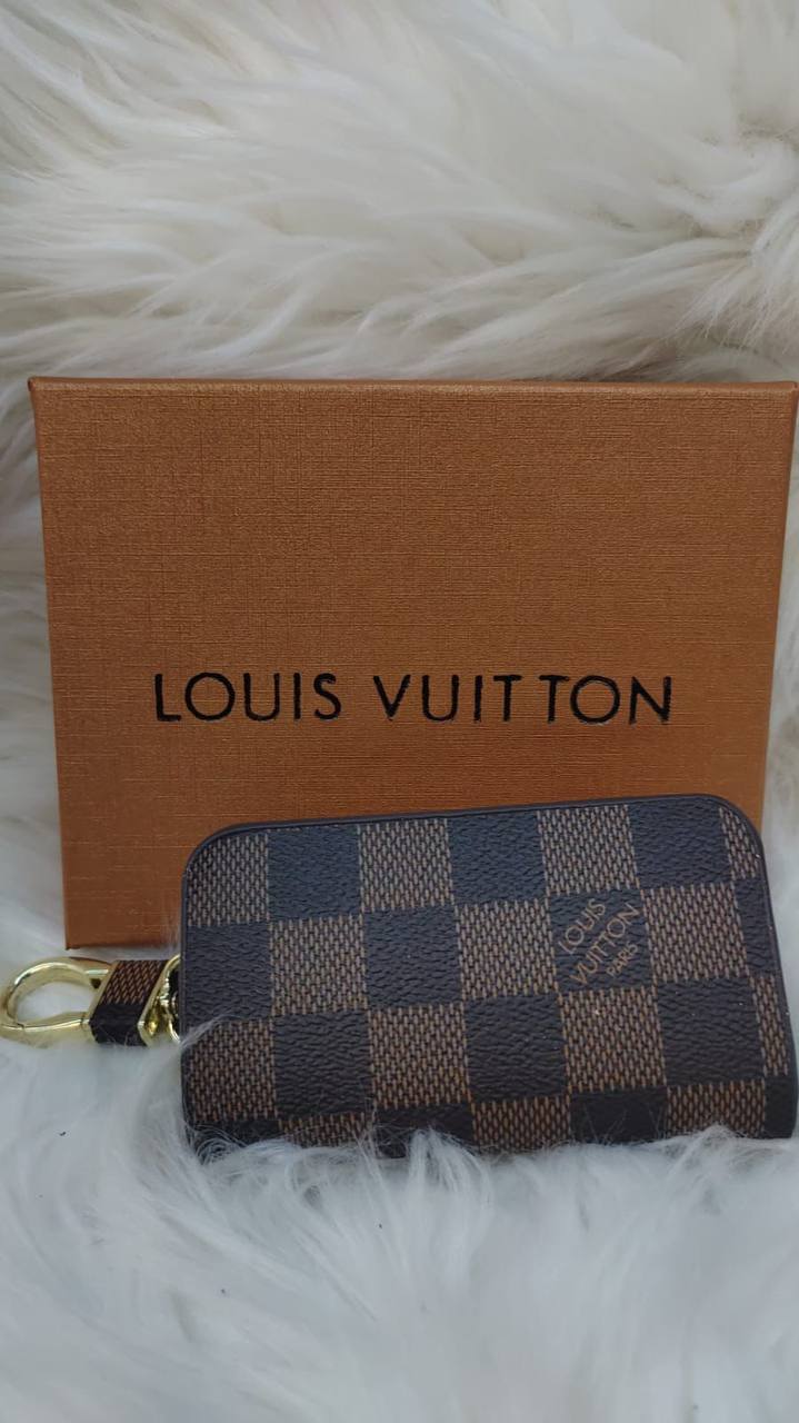 LV key holders & bags charm accessories
All sizes price 
55 dhs✅

Zain88
♥️♥️♥️
