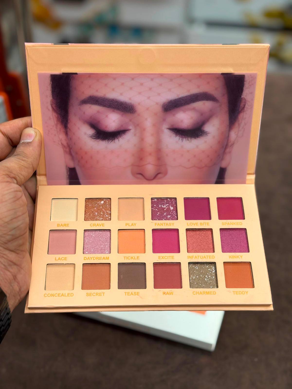 Makeup 
Any Pc
25 dhs✅

Zain49
♥️♥️♥️