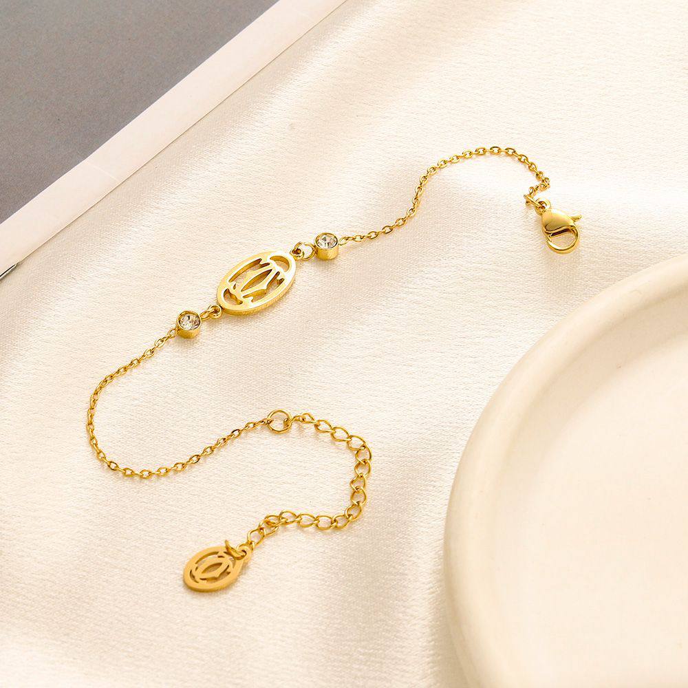 New arrival branded stainless steel Non tarnish bracelet  
30 dhs💓

Zain243
♥️♥️♥️
