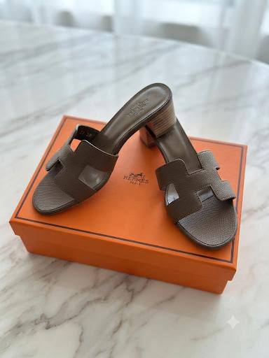 NEW CAME
HERMES  
GOOD QUALITY
95 dhs🇦🇪🇦🇪
Size 36 TO 41

Zain40
♥️♥️♥️