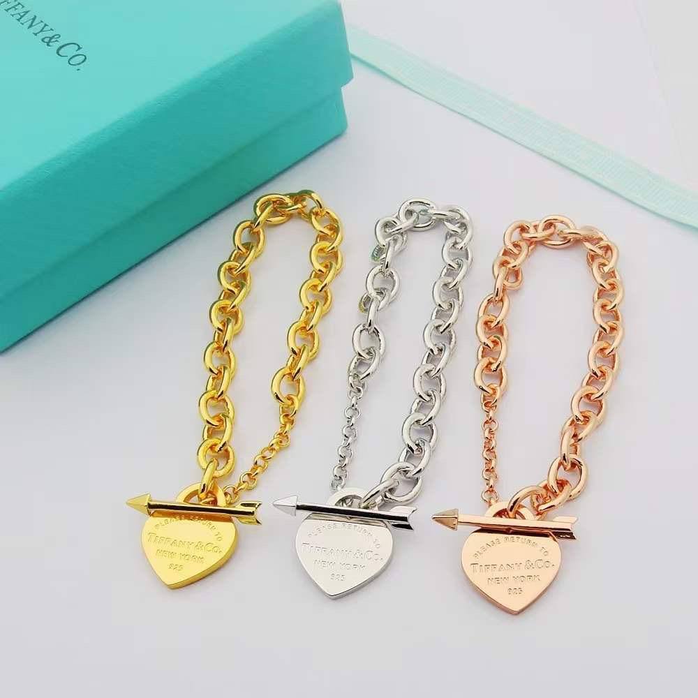 TIFFANY BRACELET
MASTER 💫✨
50 dhs💓 EACH WITH BOX AND PAPER BAG🛍️🎁

Zain89
♥️♥️♥️