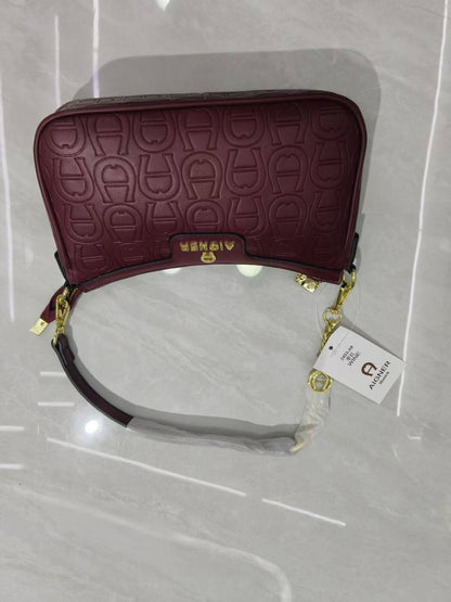 Aigner
90 dhs🪙🌨️

With box
♥️♥️♥️

Size27cm

Zain138
♥️♥️♥️