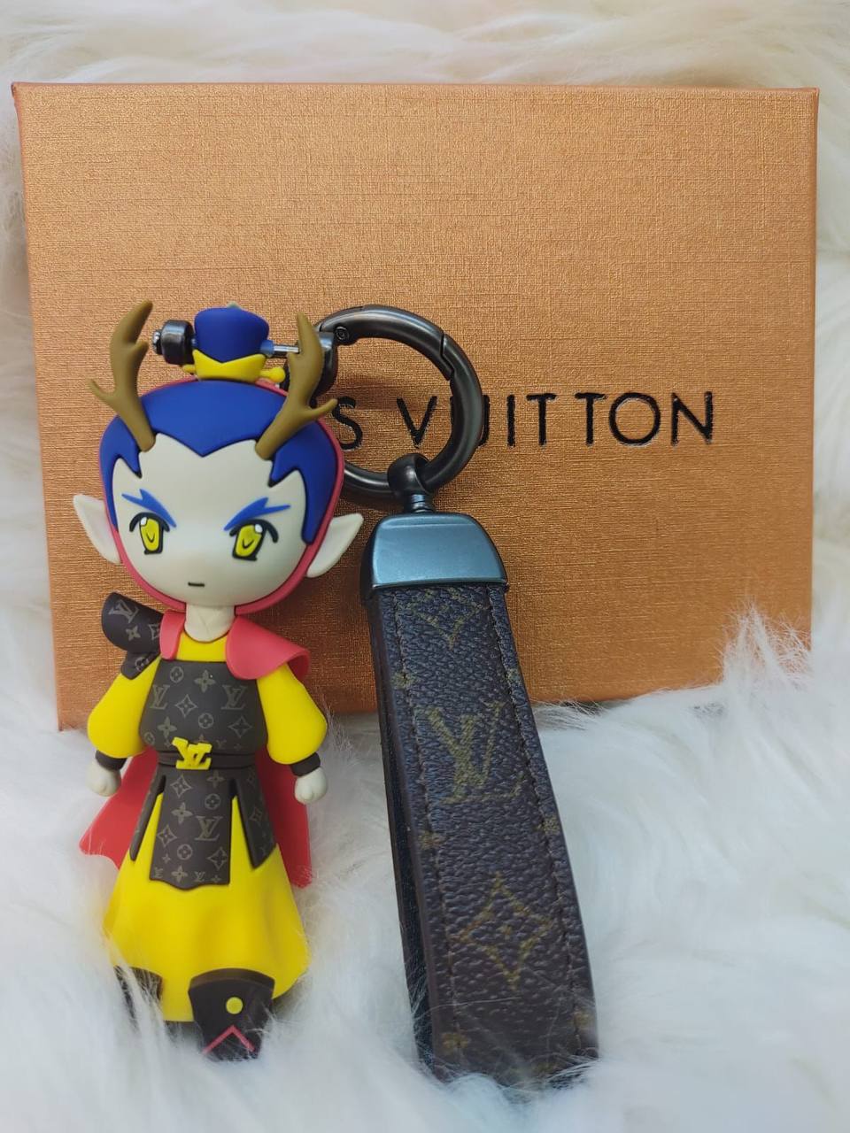 LV key holders & bags charm accessories
All sizes price 
55 dhs✅

Zain88
♥️♥️♥️